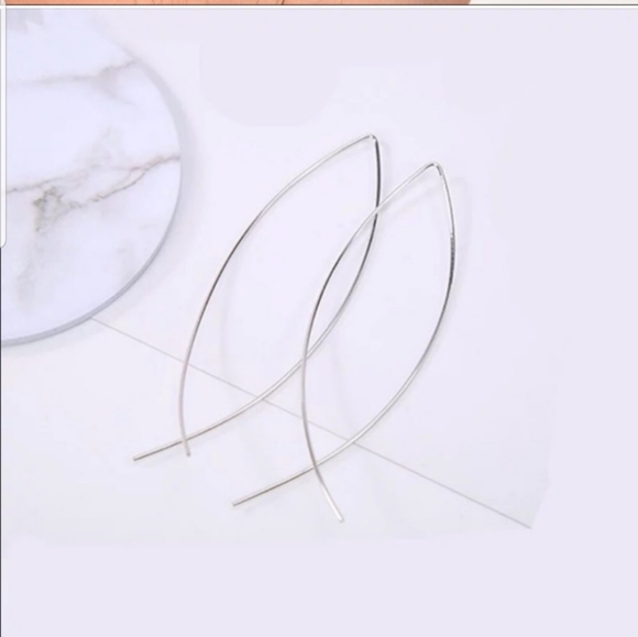 *Brooklyn * Fish hoops - Picture 2 of 2